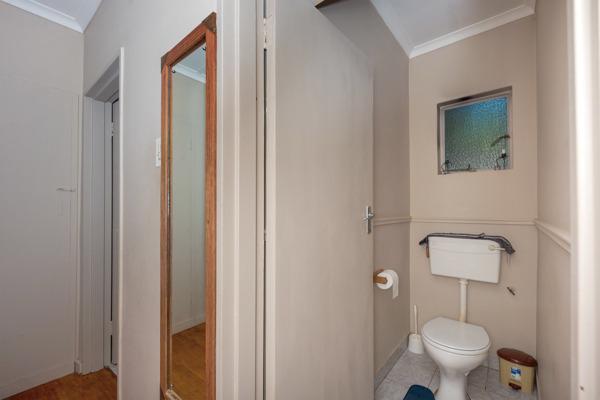 5 Bedroom Property for Sale in Denneoord Western Cape